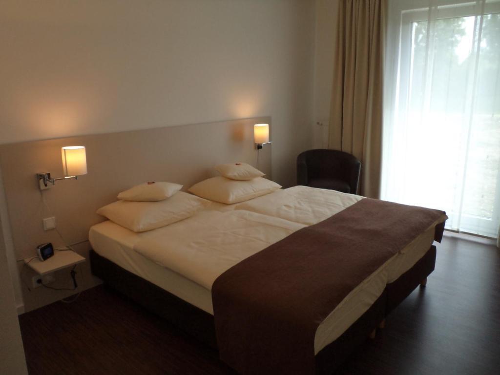 Das Neue Hotel Am Park Fröndenberg Quarto foto